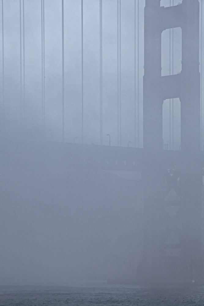 Golden Gate Bridge in Dense Fog: Image #20120208_078